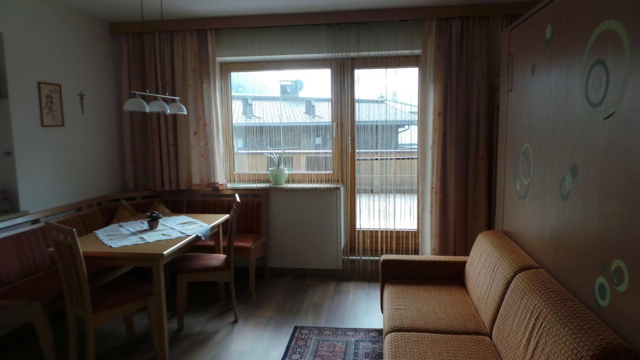 Sonnenappartement Mayrhofen Zimmer foto